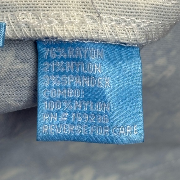 J. McLaughlin Blue Floral Capris Size 6 - Picture 4 of 10